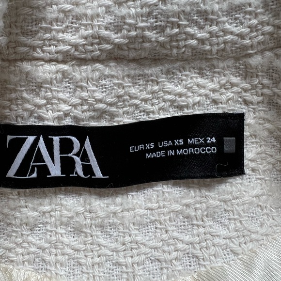 Zara textured Cropped Blazer with Gold Buttons - Picture 7 of 14